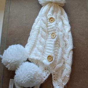 Winter beanie with poms